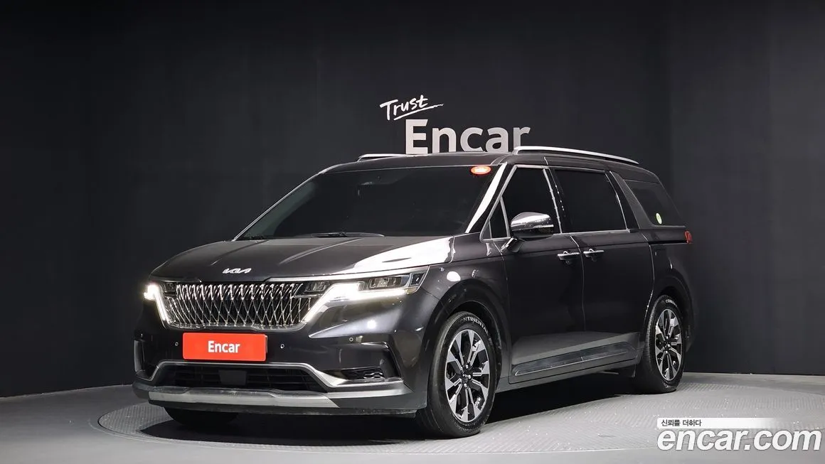 Kia Carnival — фото 1