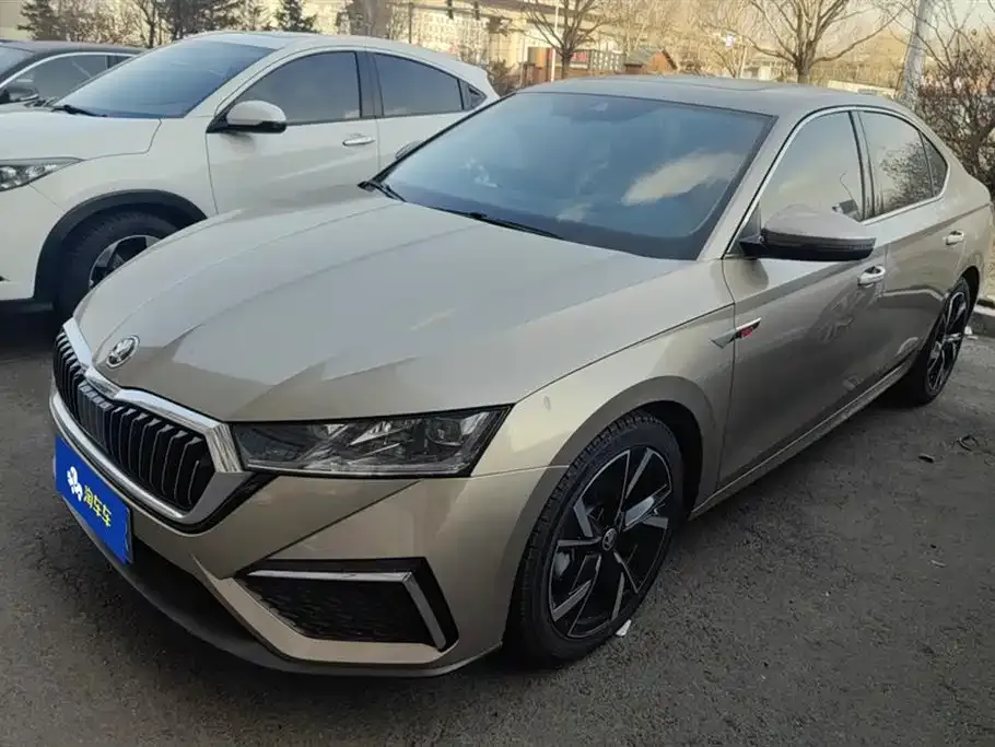 Skoda Octavia — фото 1