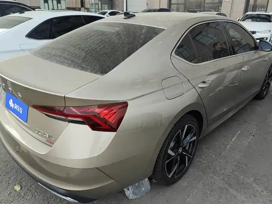 Skoda Octavia — фото 3
