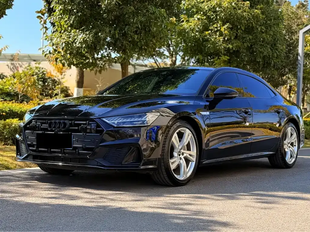 Audi A7L — фото 1