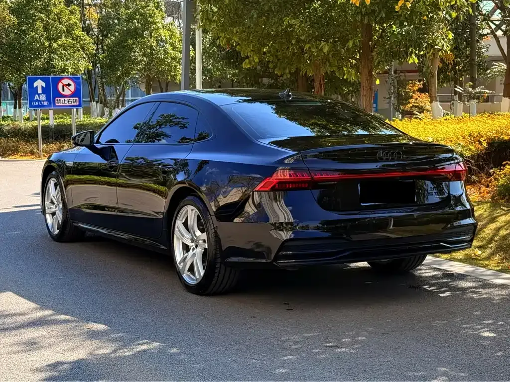 Audi A7L — фото 3