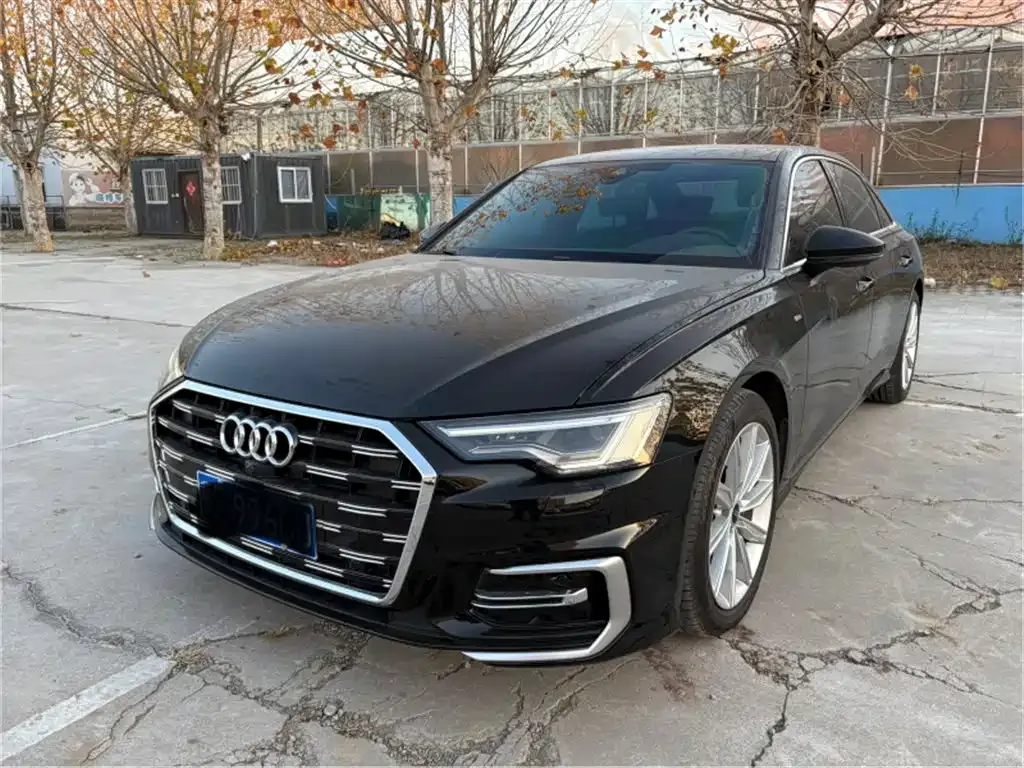 Audi A6L — фото 1