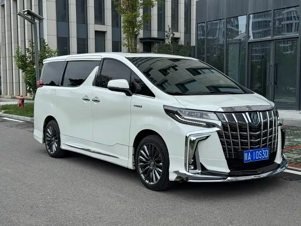 Toyota Alphard — фото 3