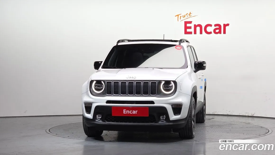 Jeep Renegade — фото 3