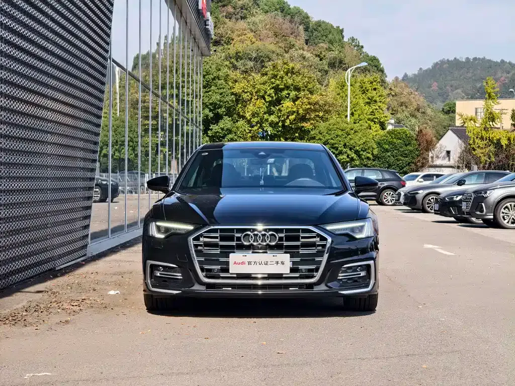 Audi A6L — фото 2