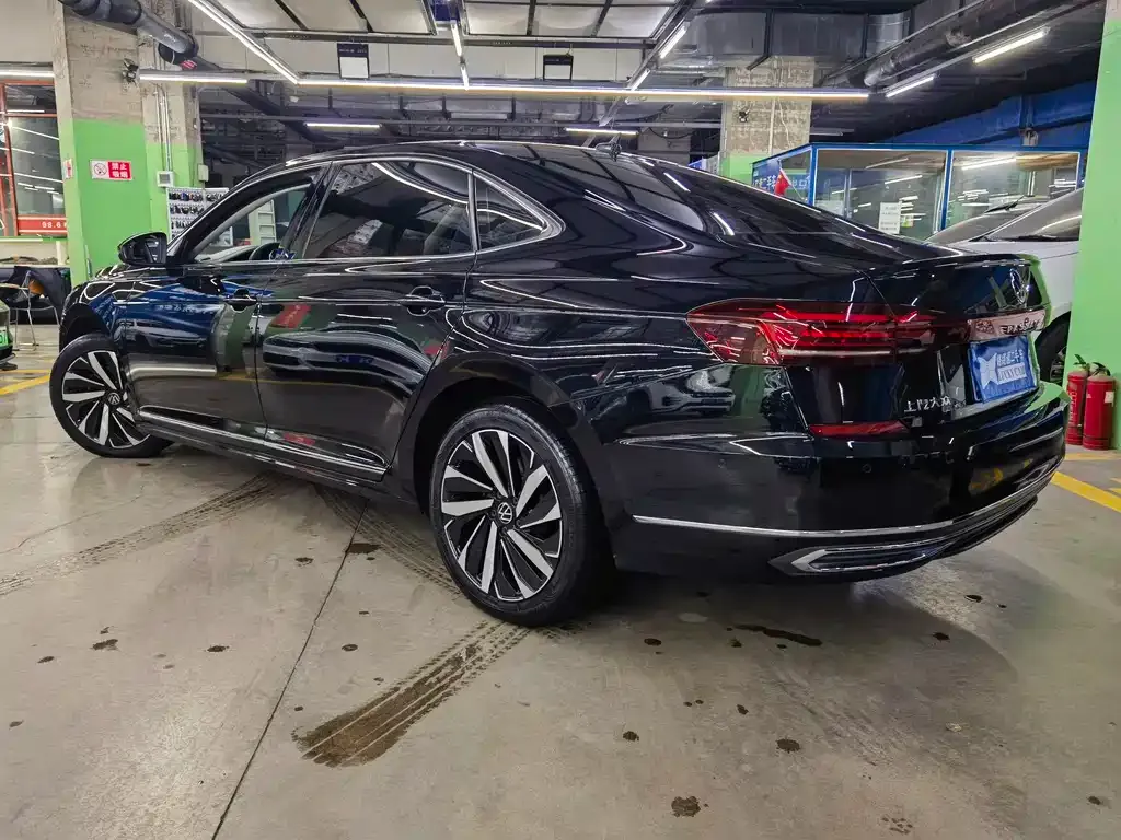 Volkswagen Passat — фото 6