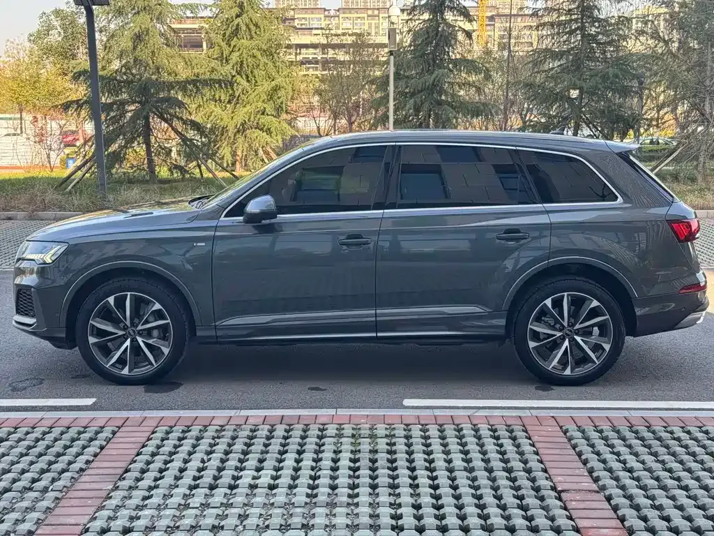 Audi Q7 — фото 4