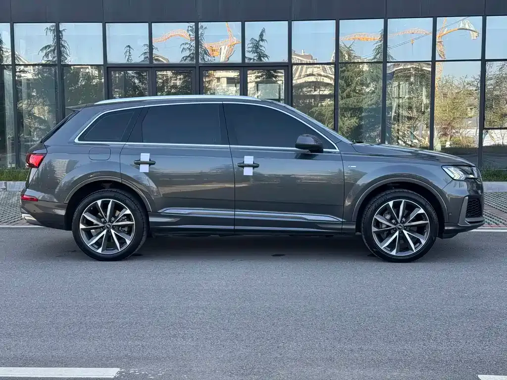 Audi Q7 — фото 5