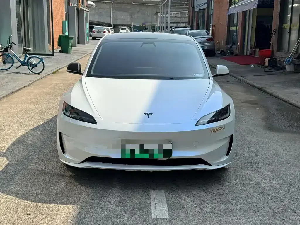 Tesla Model 3 — фото 2