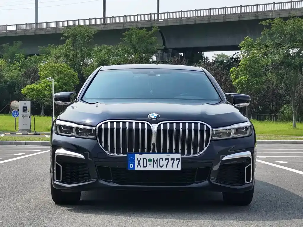 BMW 7 Series — фото 4