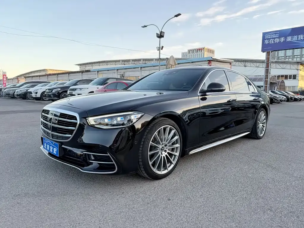 Mercedes-Benz S-Class — фото 1