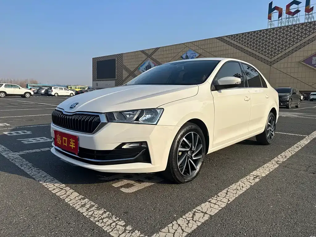 Skoda Rapid — фото 1