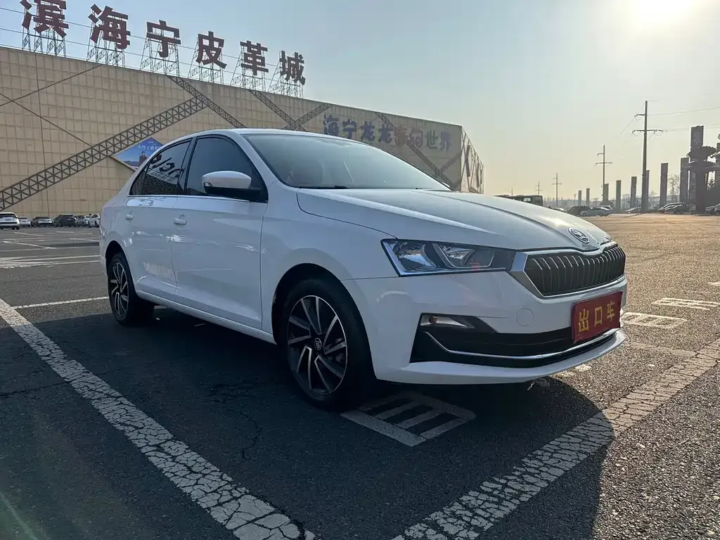 Skoda Rapid — фото 3