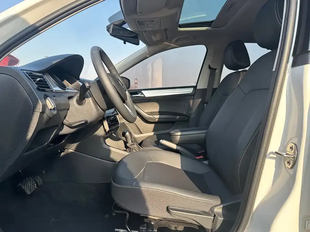 Skoda Rapid — фото 4
