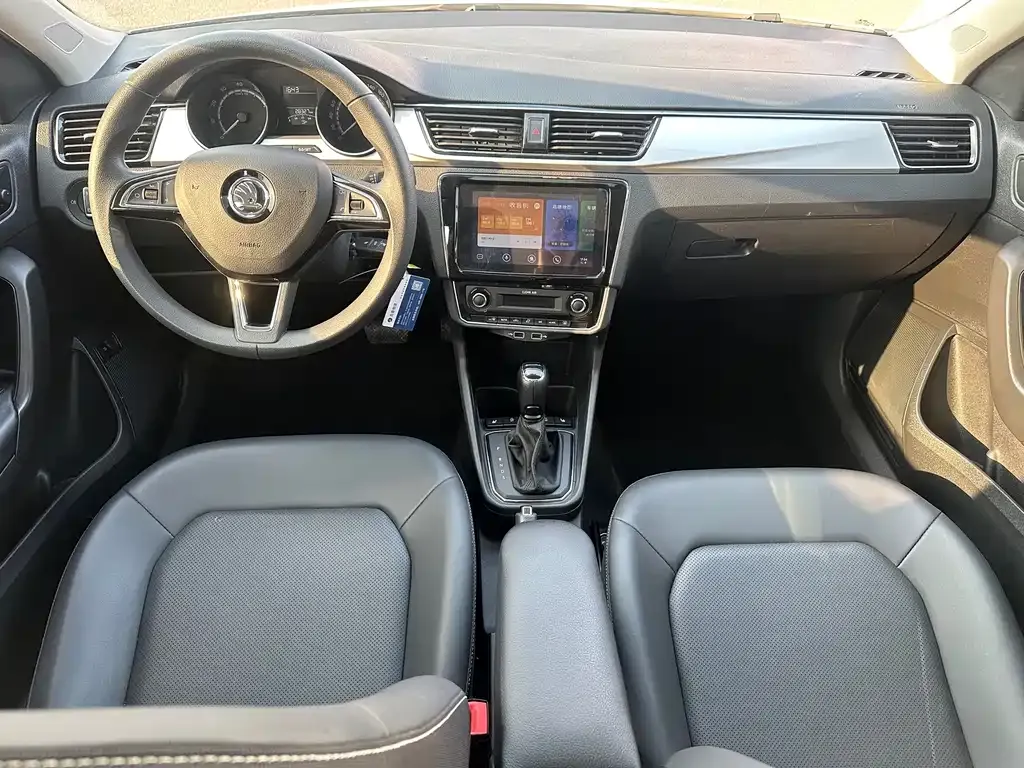 Skoda Rapid — фото 6