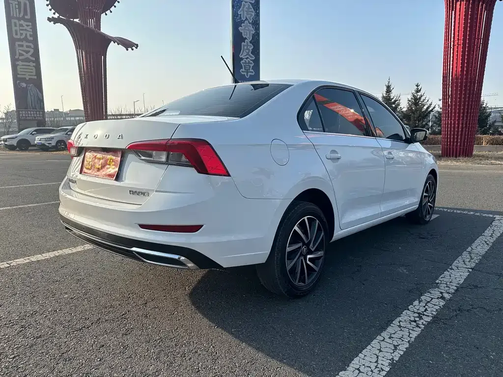 Skoda Rapid — фото 9