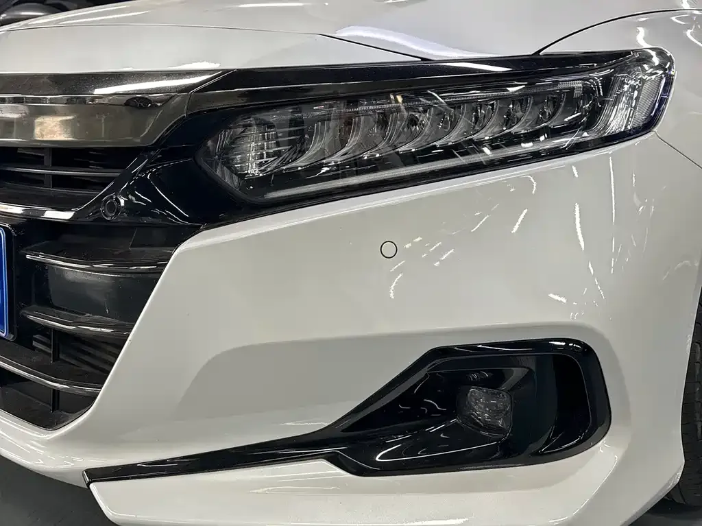 Honda Accord — фото 10