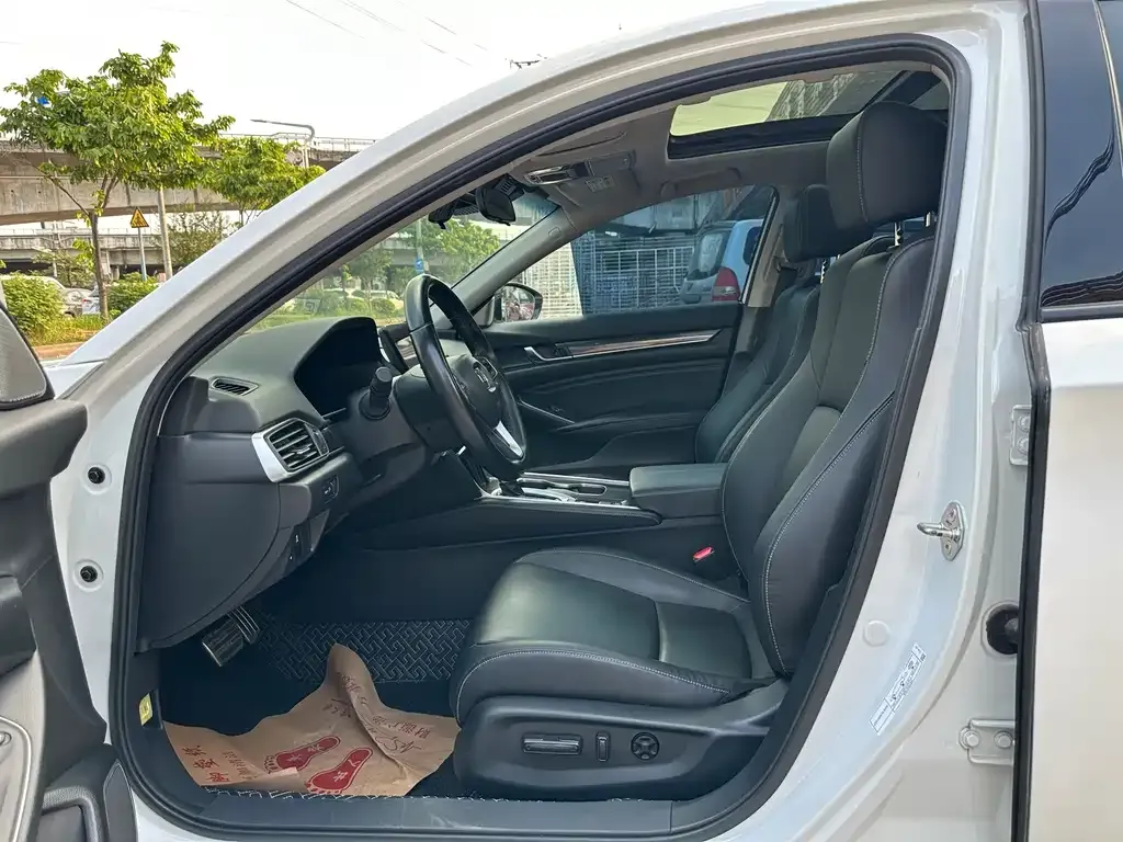 Honda Accord — фото 4