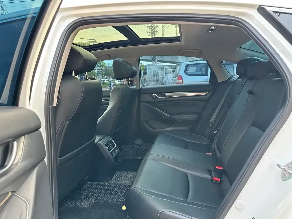 Honda Accord — фото 5