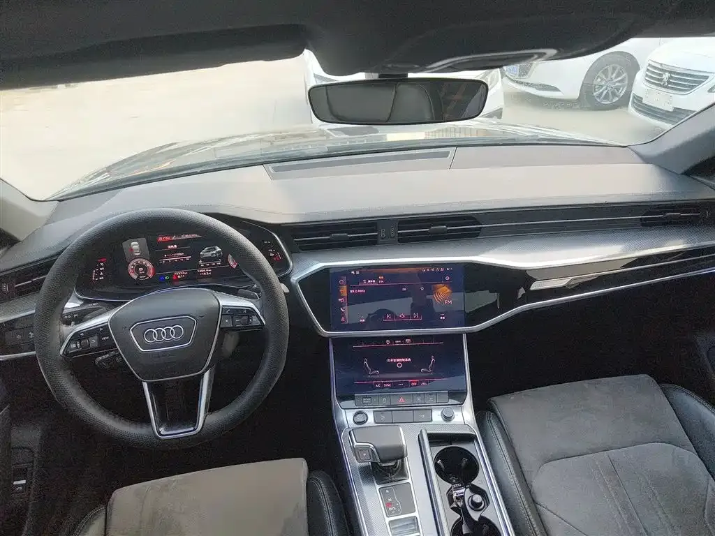 Audi A6L — фото 10