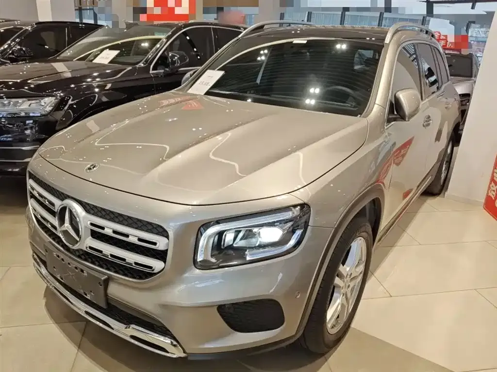 Mercedes-Benz GLB — фото 1