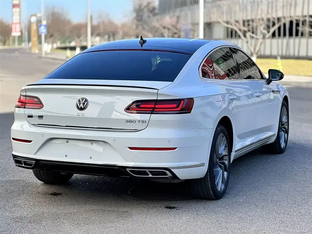 Volkswagen CC — фото 10