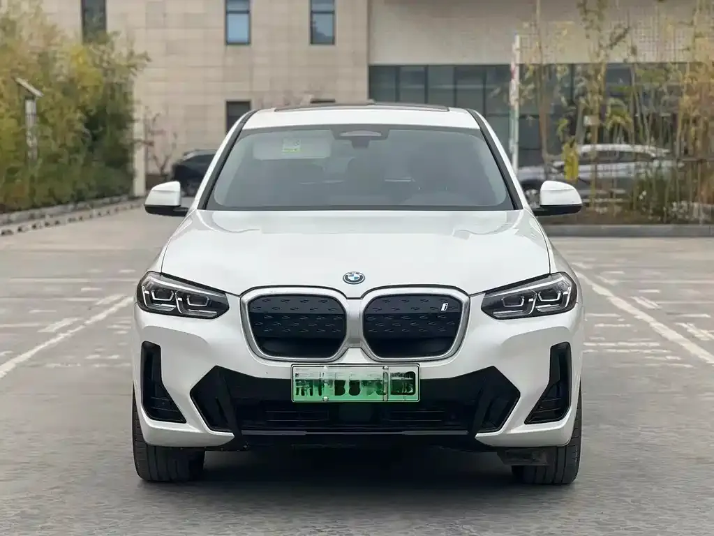 BMW iX3 — фото 2