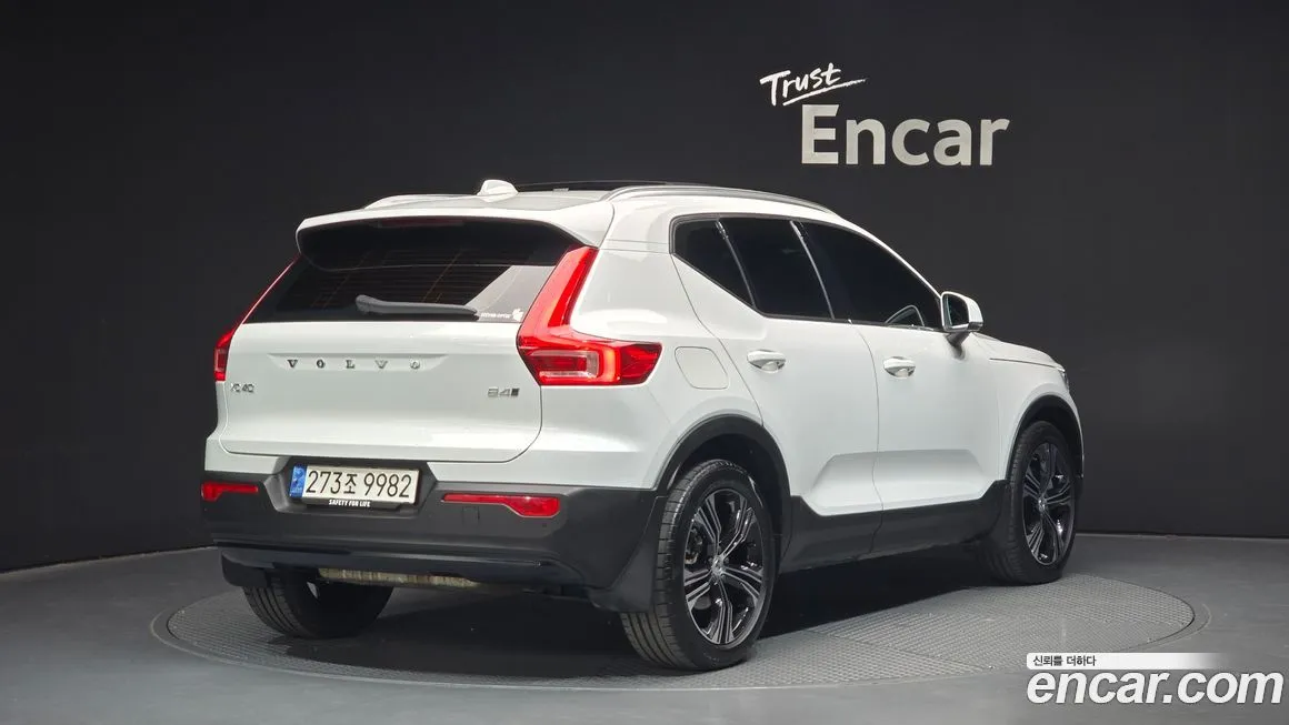 Volvo XC40 — фото 2