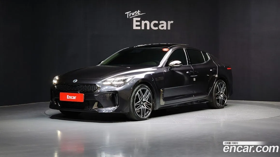 Kia Stinger — фото 1