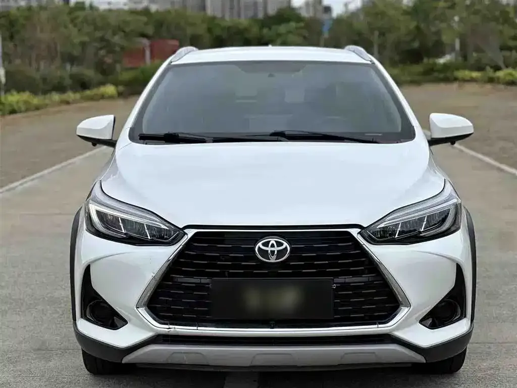 Toyota Yaris L — фото 3