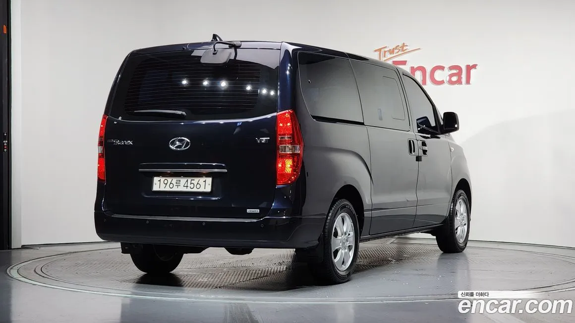 Hyundai Starex — фото 2