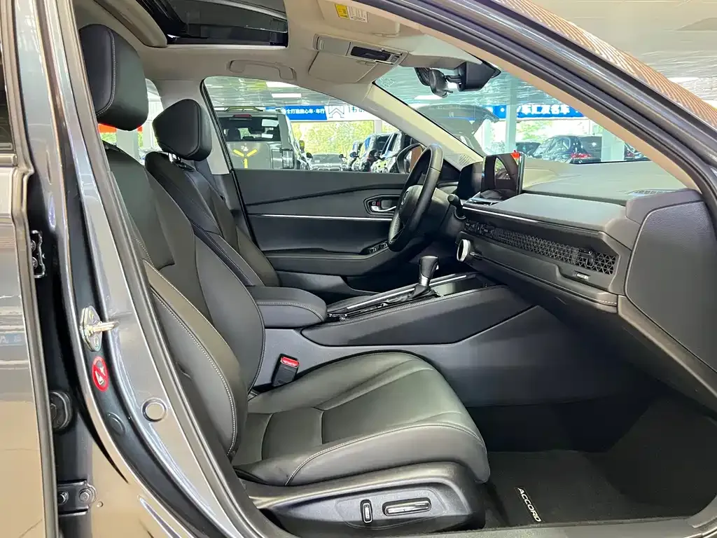 Honda Accord — фото 9