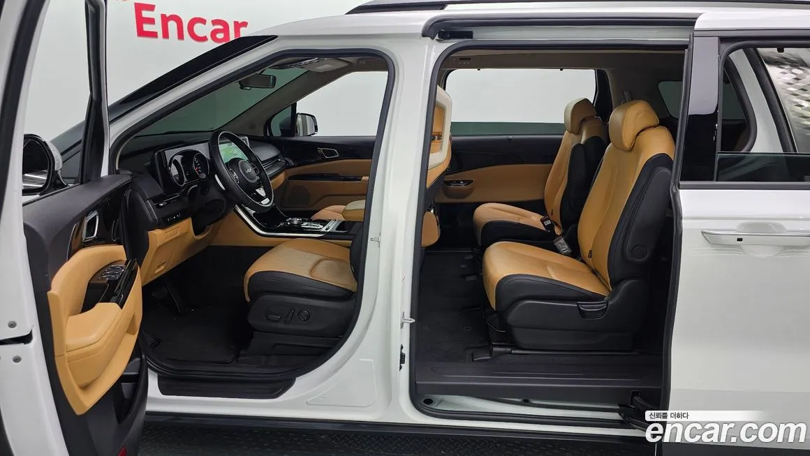 Kia Carnival — фото 10