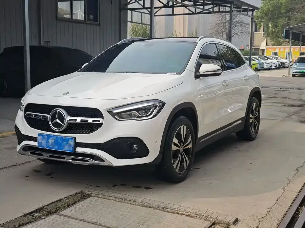 Mercedes-Benz GLA — фото 1