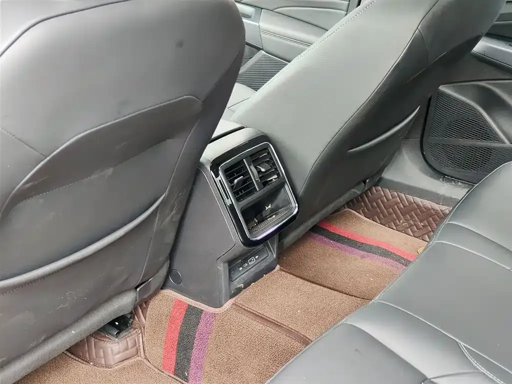 Volkswagen Passat — фото 9