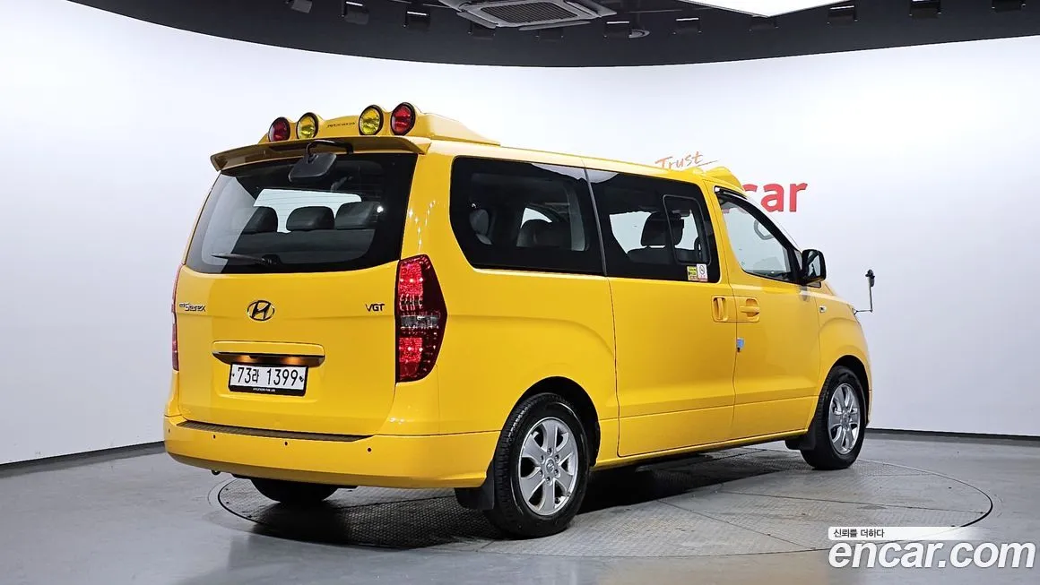 Hyundai Starex — фото 2