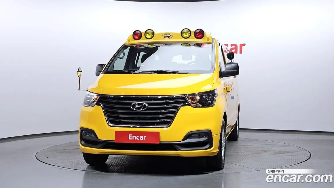 Hyundai Starex — фото 3