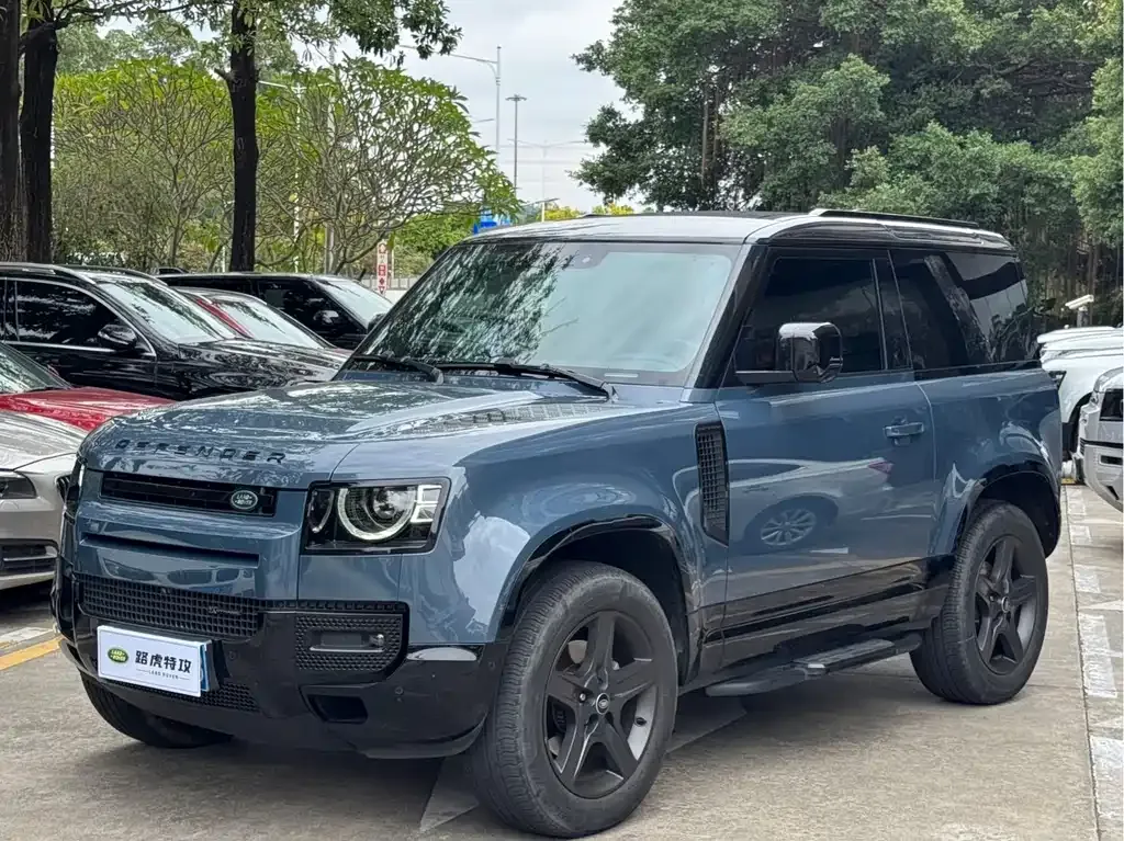 Land Rover Defender — фото 1