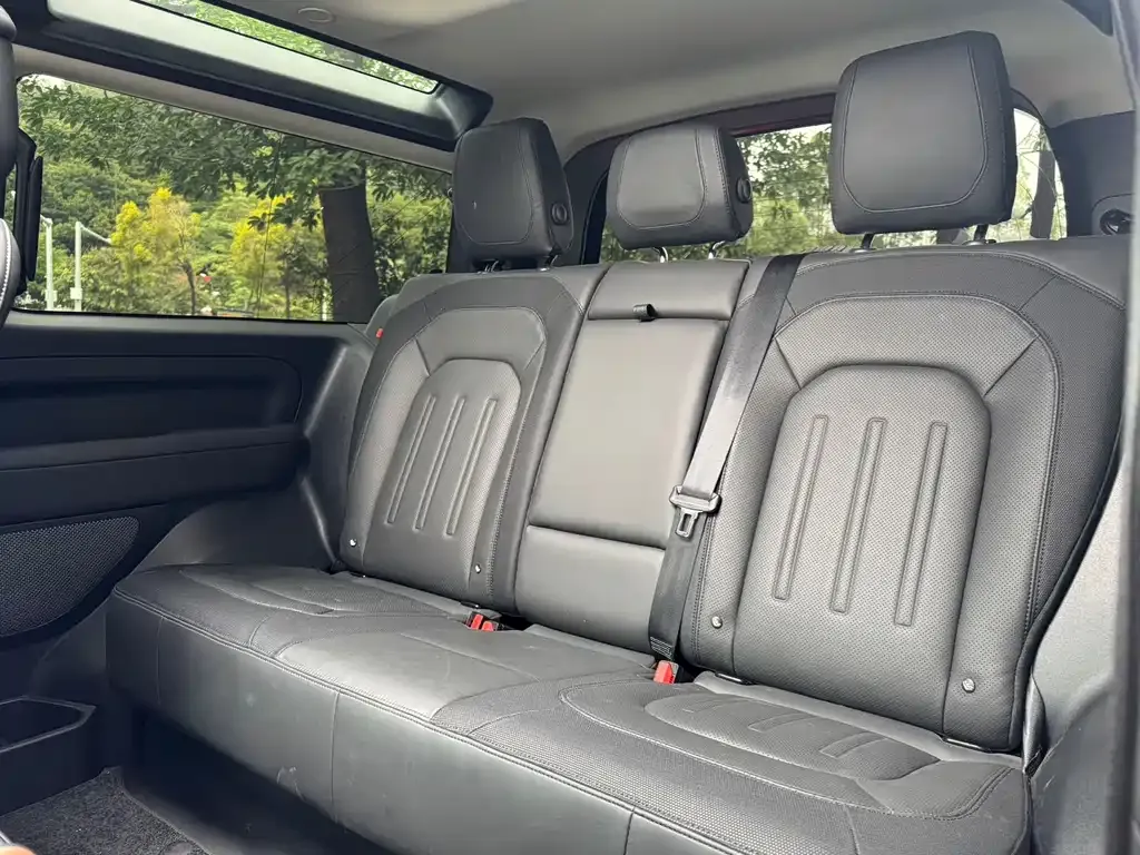Land Rover Defender — фото 10