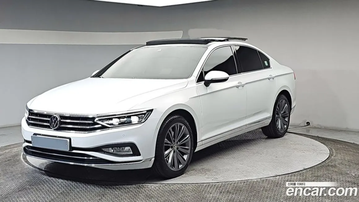 Volkswagen Passat — фото 1