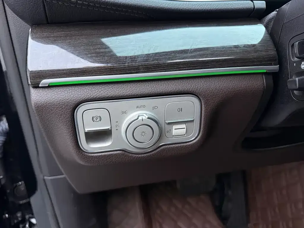 Mercedes-Benz GLS — фото 10