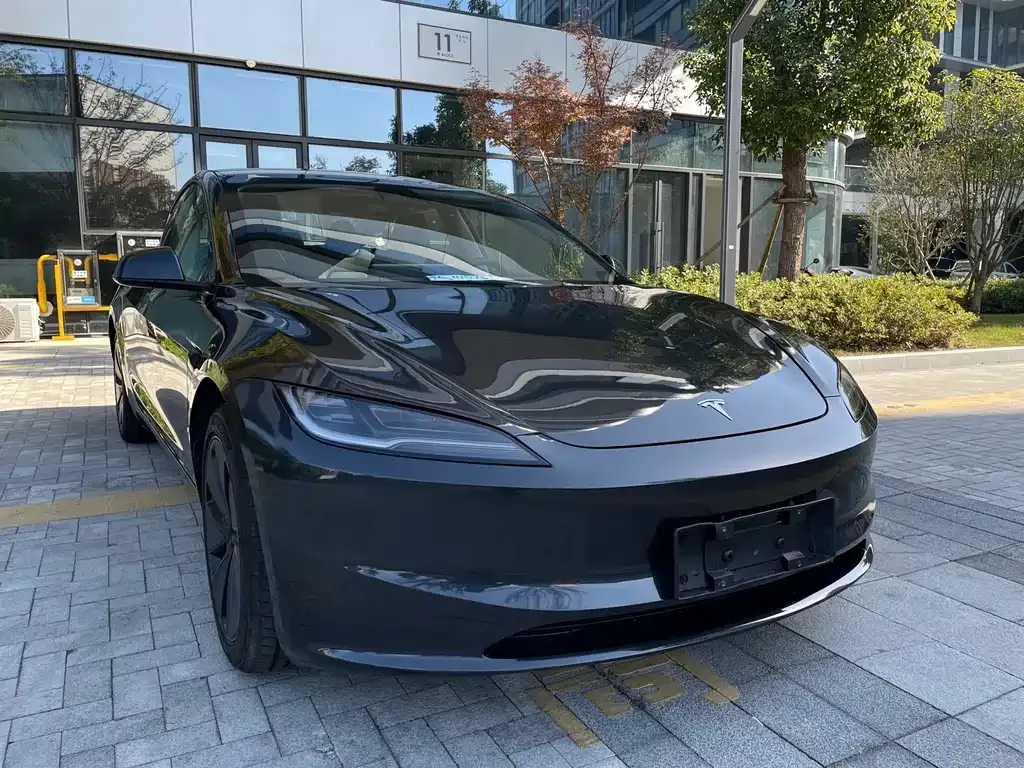 Tesla Model 3 — фото 2