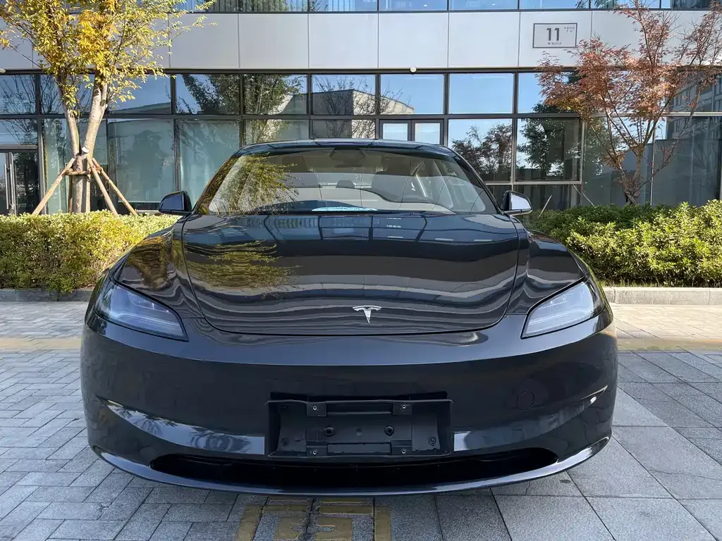 Tesla Model 3 — фото 3