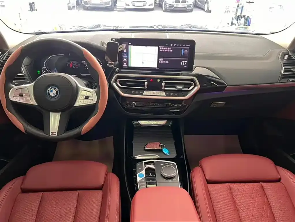 BMW iX3 — фото 6