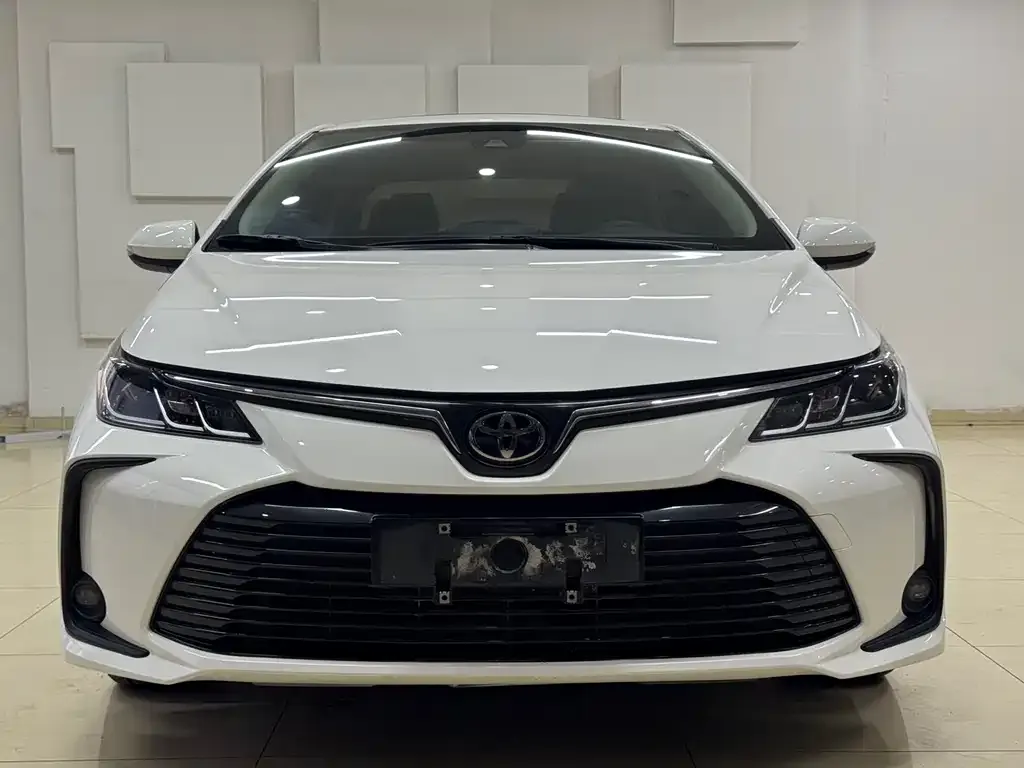 Toyota Corolla — фото 2