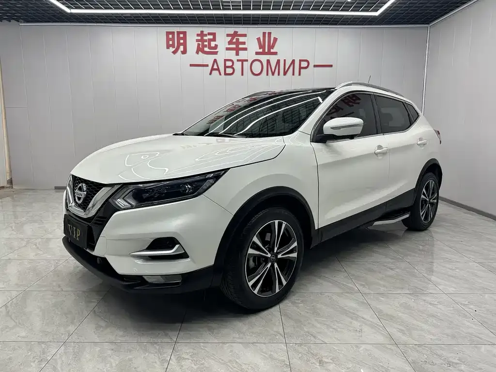 Nissan Qashqai — фото 1