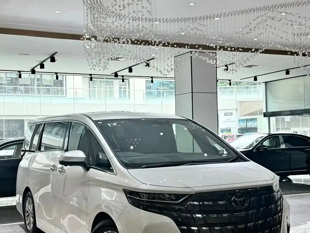 Toyota Alphard — фото 2