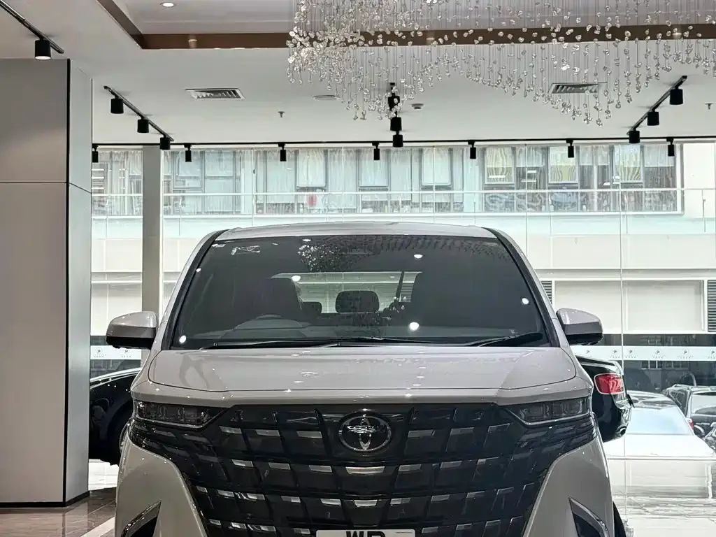 Toyota Alphard — фото 3