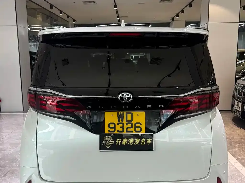 Toyota Alphard — фото 6