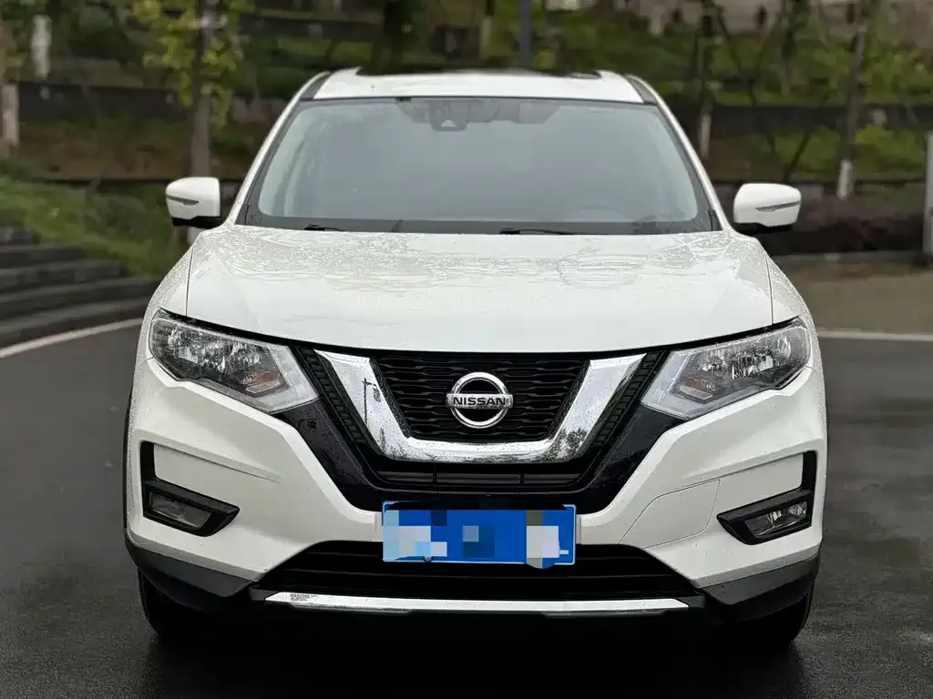 Nissan X-Trail — фото 1